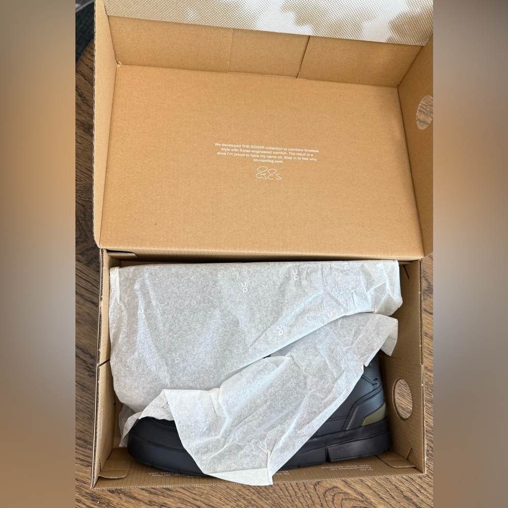 NIB W8- Onrunning THE ROGER Clubhouse Shoes with box - Picture 6 of 7
